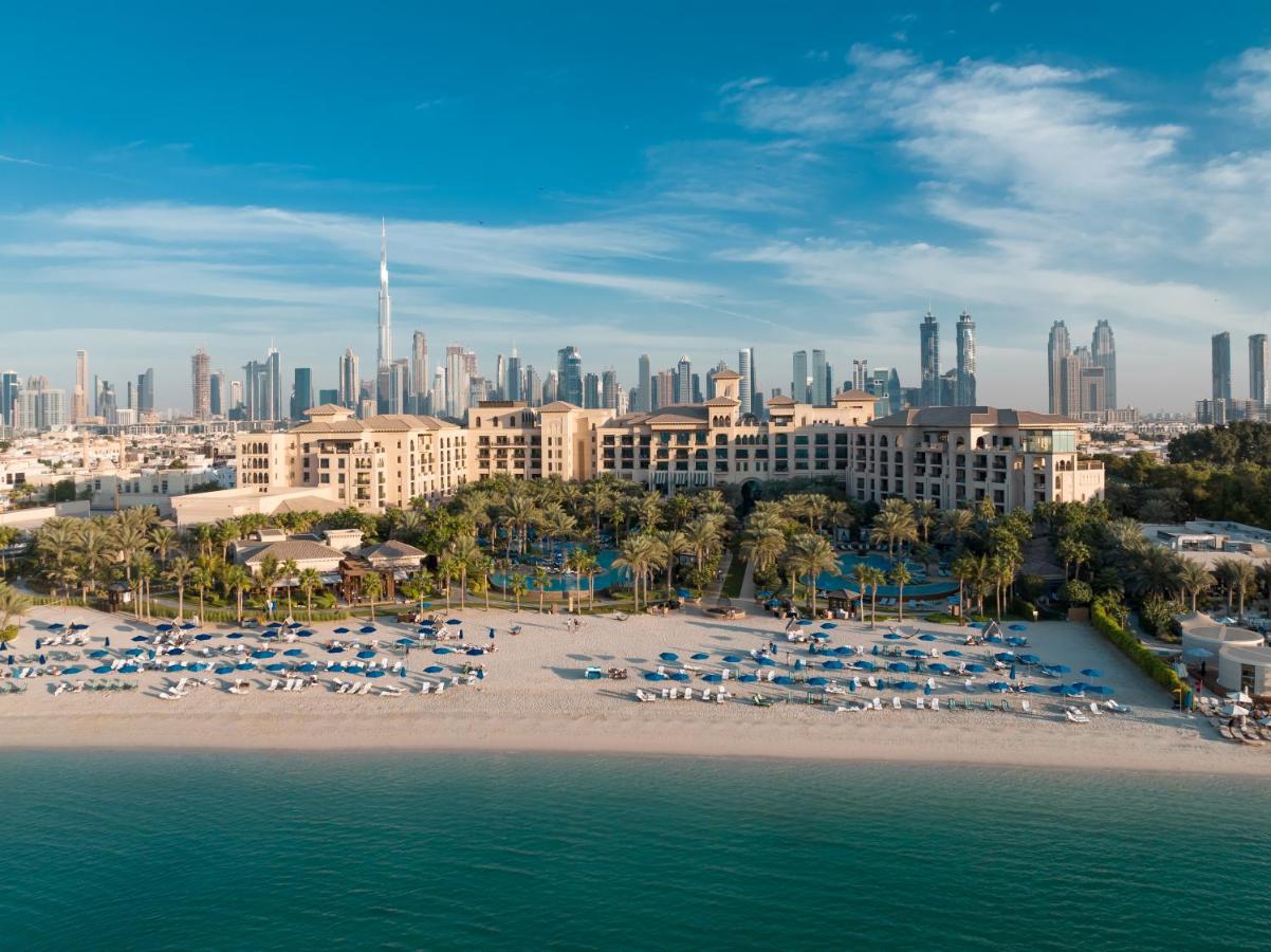 Four Seasons Resorts at Jumeirah Beach