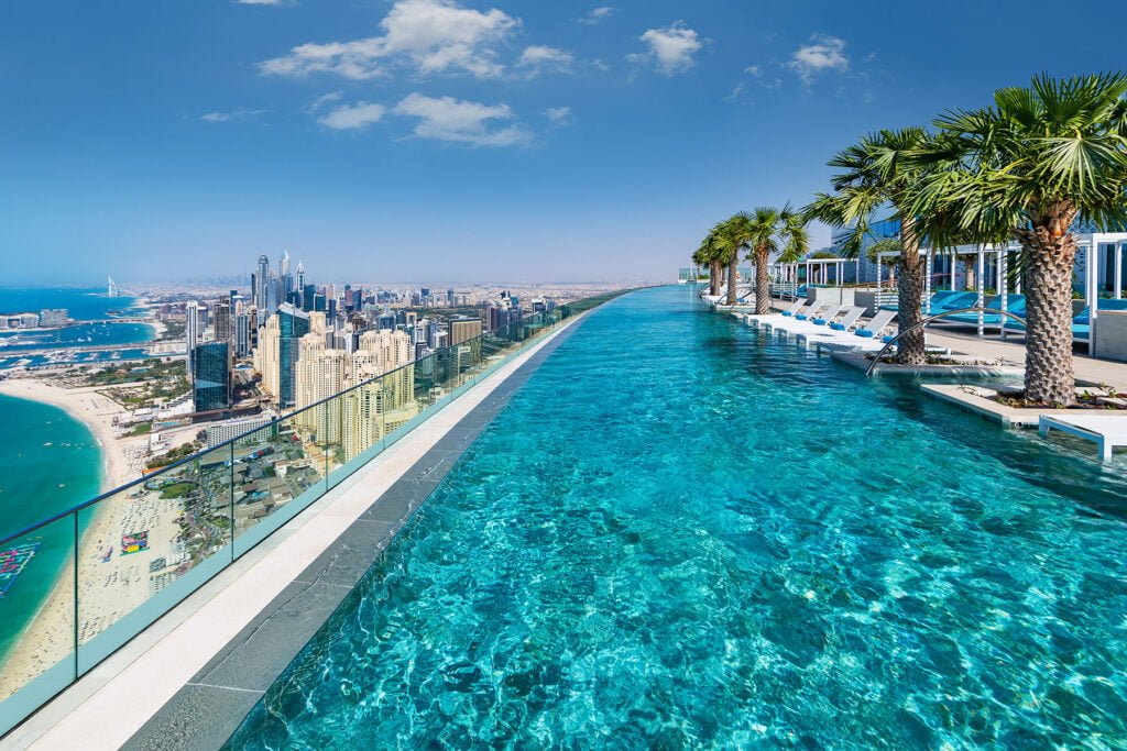 De hoogste infinity pool van de wereld - Address Beach Resort