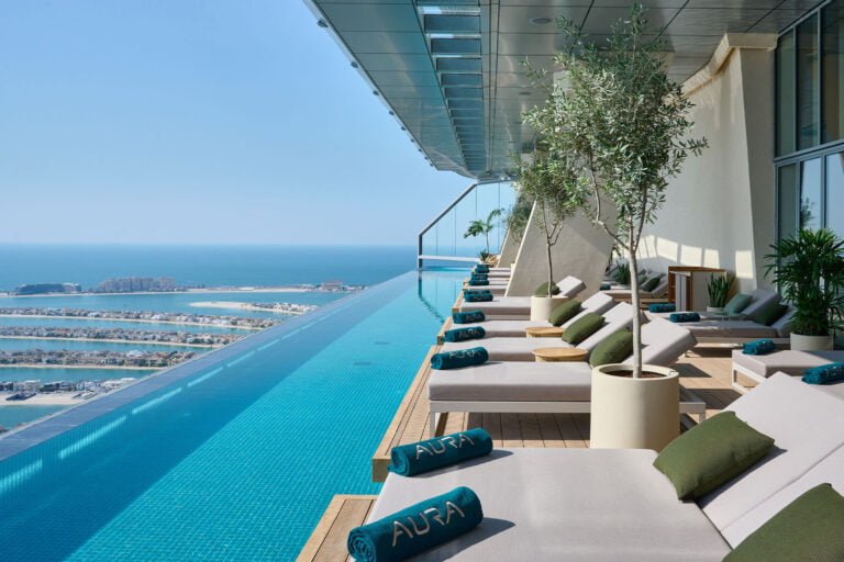 AURA SkyPool – de hoogste 360° Infinity Pool van de wereld