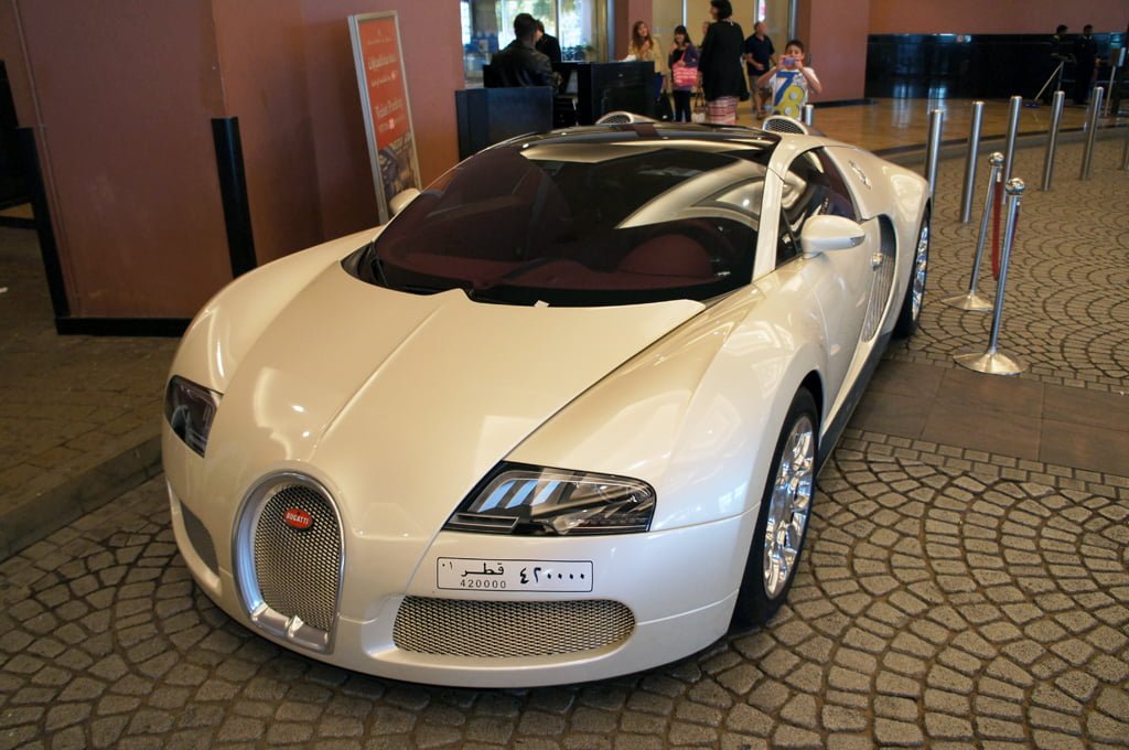 Bugatti Veyron gespot bij de Mall of the Emirates Bugatti Veyron gespot bij de Mall of the Emirates