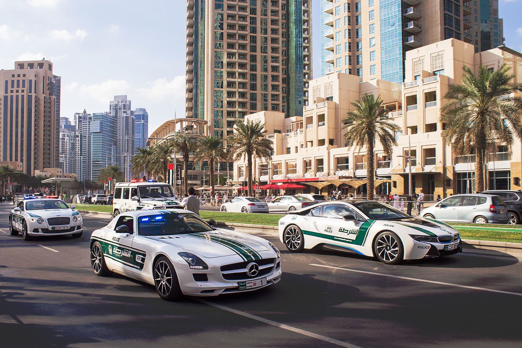 De sportwagens van de Dubai Police