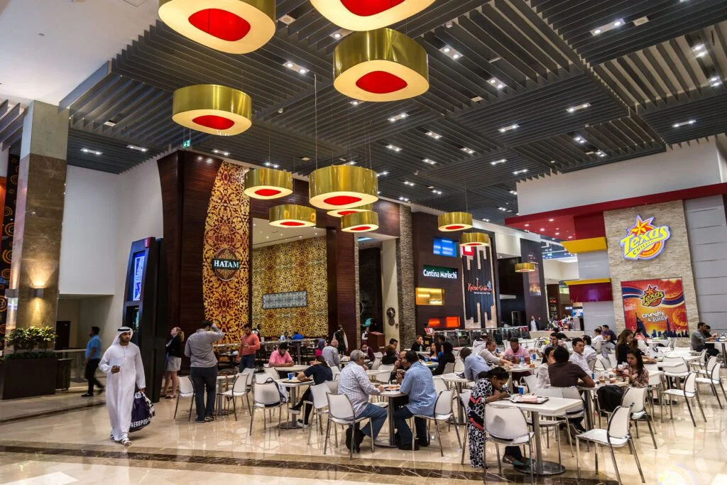 Food court in een winkelcentrum in Dubai