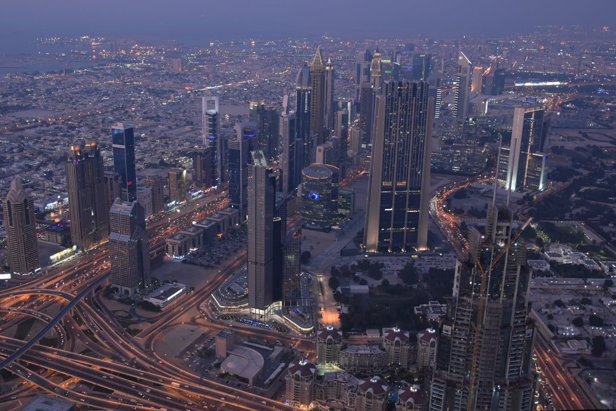 At The Top in de Burj Khalifa - uitzicht over Dubai vanuit de Burj Khalifa