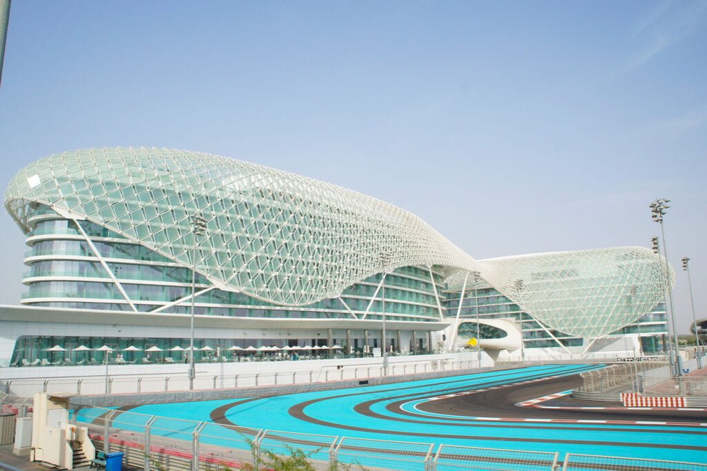 Het Yas Marina circuit in Abu Dhabi